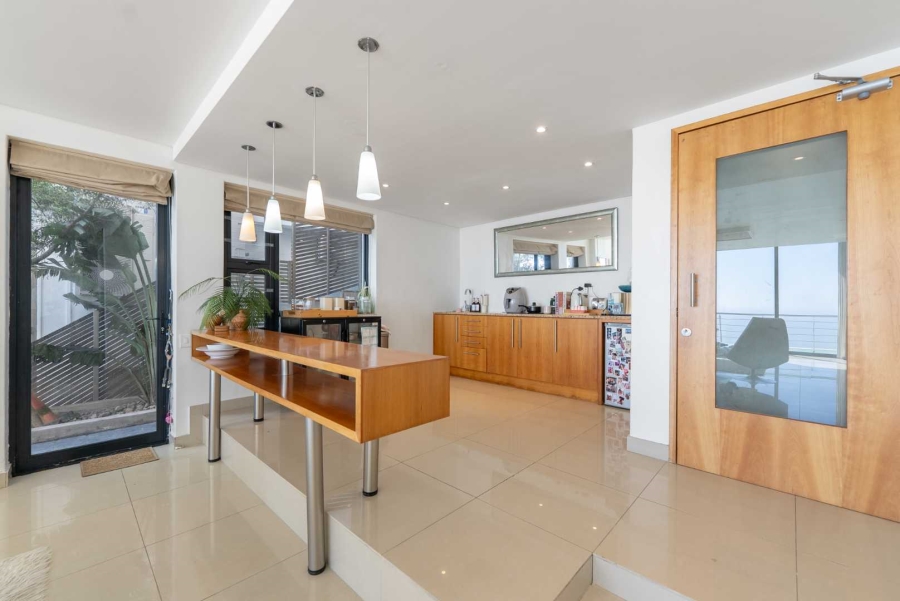 8 Bedroom Property for Sale in Bantry Bay Western Cape